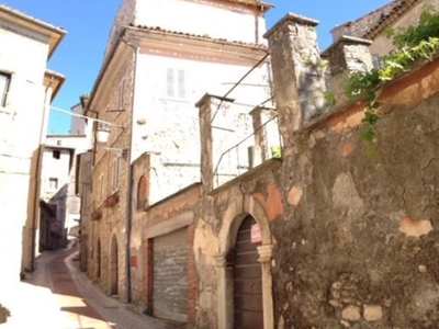 Casa a Schiera in vendita a Veroli via Cavour 27