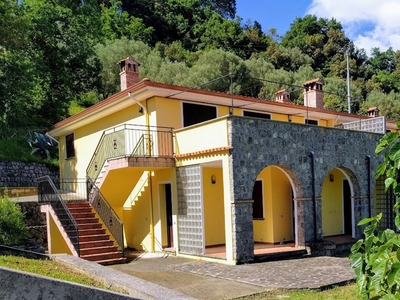Casa indipendente di 277 mq in vendita - San Giovanni a Piro