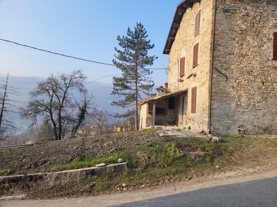 Casa indipendente in Strada Orzale - Parma