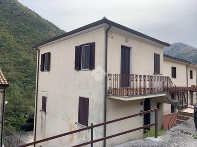 Casa Indipendente in vendita a Casalvieri via Plauto