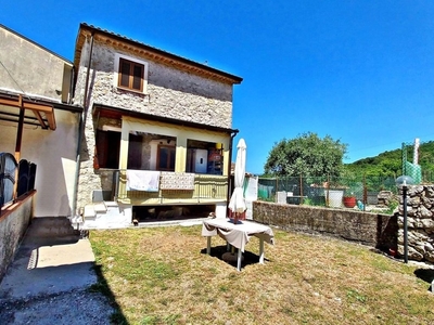Casa Indipendente in vendita a Castelnuovo Parano pimpinelli