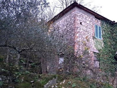 Casa Indipendente in vendita a Castro dei Volsci via Valle Reale, 24