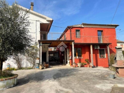 Casa Indipendente in vendita a Cervaro localita' Renidio, 17