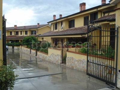 Casa Indipendente in vendita a Cervaro via Casilina
