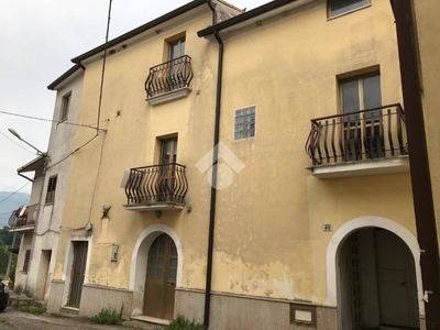 Casa Indipendente in vendita a Cervaro via colletornese, 40