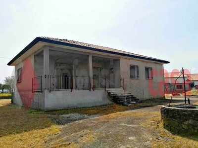 Casa Indipendente in vendita a Cervaro via Colli