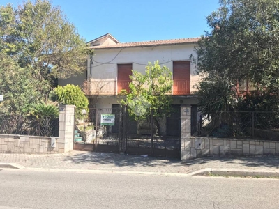 Casa Indipendente in vendita a Cervaro via San Paolo, 10