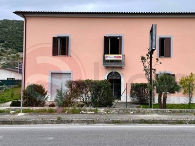 Casa Indipendente in vendita a Colfelice via Casilina