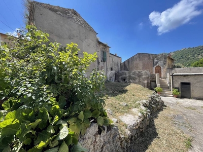 Casa Indipendente in vendita a Colle San Magno via Epicuro