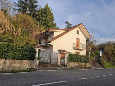 Casa Indipendente in vendita a Fontana Liri strada Provinciale Braccio Fontecupa