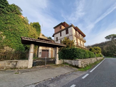 Casa Indipendente in vendita a Fontana Liri strada Provinciale Braccio Fontecupa