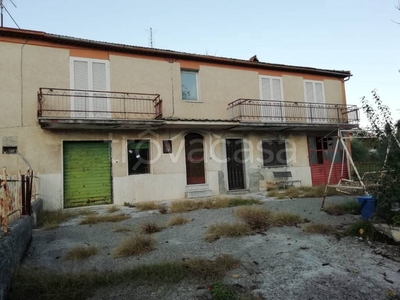 Casa Indipendente in vendita a Frosinone via Cartiera Quarto