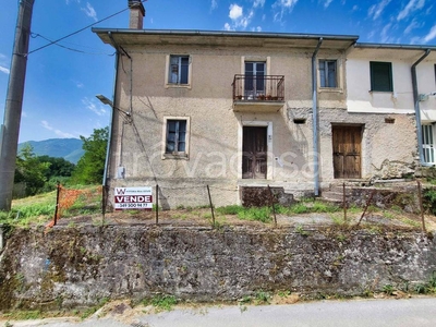 Casa Indipendente in vendita a Gallinaro via Rosanisco, 483