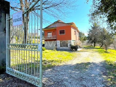 Casa Indipendente in vendita a Isola del Liri via Capitino, 236