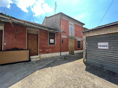 Casa Indipendente in vendita a Isola del Liri via Poggio, 83