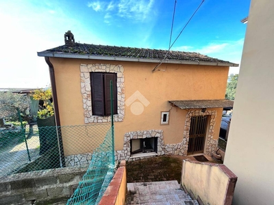 Casa Indipendente in vendita a Monte San Giovanni Campano via Colle Scalone, 18