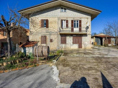 Casa Indipendente in vendita a Monte San Giovanni Campano via Mastrazze