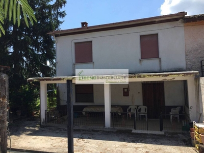 Casa Indipendente in vendita a Pico via Macchione