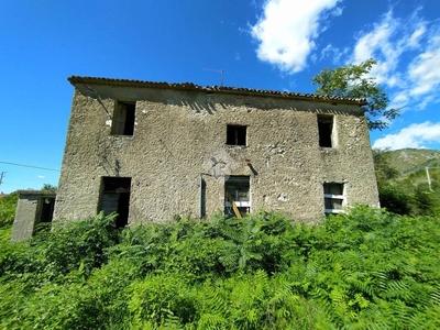 Casa Indipendente in vendita a Piedimonte San Germano via regina margherita