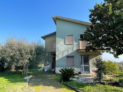 Casa Indipendente in vendita a Piedimonte San Germano viale Guglielmo Marcon, 26