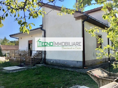 Casa Indipendente in vendita a Pontecorvo strada Vicinale Campo Vincenzo