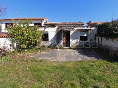 Casa Indipendente in vendita a Sora via Sferracavallo, 18