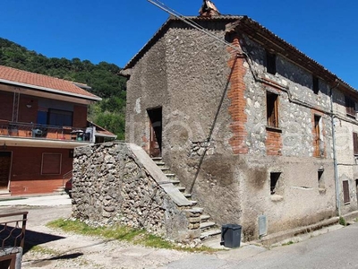 Casa Indipendente in vendita a Supino via Morolense