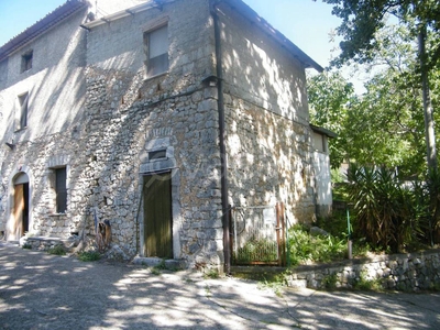 Casa Indipendente in vendita ad Alatri via Accorciatoia Cosciano
