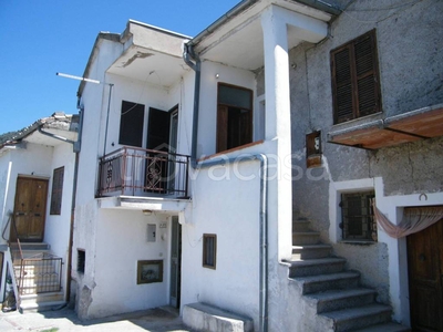 Casa Indipendente in vendita ad Alatri via Fontana Scurano