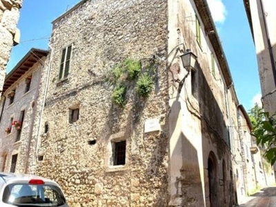 Casa Semindipendente in vendita a Veroli via Carlo Alberto 16