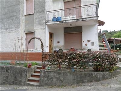 Casa singola in buono stato di 306 mq. a Molino Degola