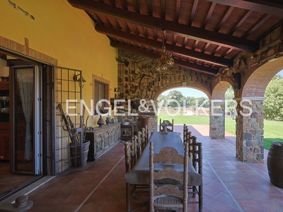 Elegant Stone Farmhouse In Manciano