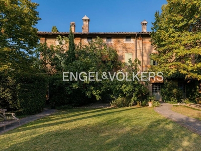 Prestigiosa villa di 420 mq in vendita Bologna, Italia
