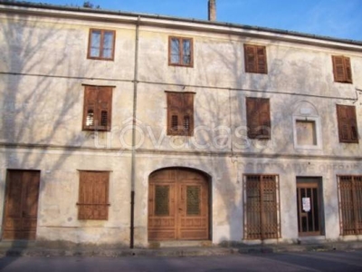 Intero Stabile in vendita ad Aquileia piazza San Giovanni