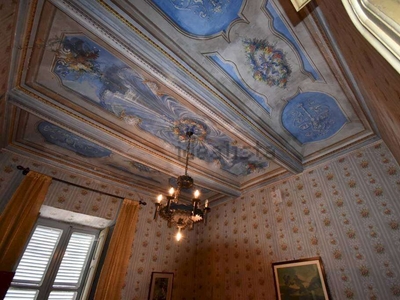 Palazzo - Stabile in Vendita a Montegrosso d'Asti