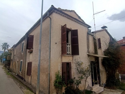 Porzione di Casa in vendita a Veroli via Case Cretaro, 19