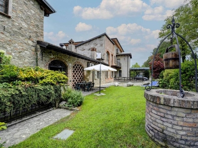 Prestigioso appartamento di 140 m² in vendita Via Andreis, 1, Desenzano del Garda, Brescia, Lombardia