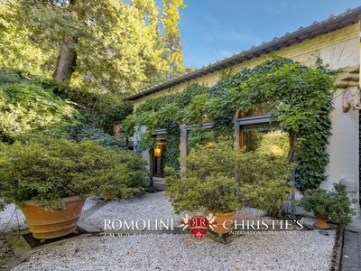 Tuscany Period Mansion For Sale In Poggio Imperiale, Florence