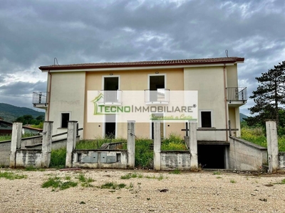 Villa a Schiera in vendita a Pontecorvo via Leuciana