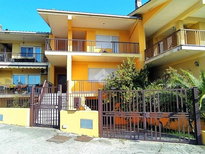 Villa a Schiera in vendita ad Aquino via valli, 21