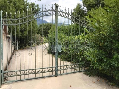 Villa Bifamiliare in in vendita da privato a Cassino via Sferracavalli, 111