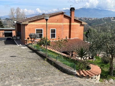 Villa Bifamiliare in in vendita da privato a Paliano via Cimate, 72/a