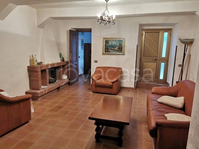 Villa Bifamiliare in in vendita da privato a Rocca d'Arce piazza Umberto I