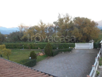 Villa Bifamiliare in vendita a Cassino via Lungofiume Madonna di Loreto