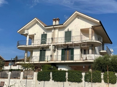 Villa Bifamiliare in vendita a Ceccano via Giulio Pastore