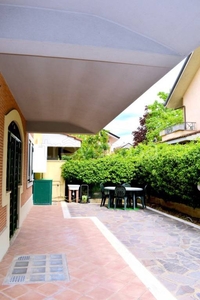 Villa Bifamiliare in vendita a Frosinone via degli Aurunci