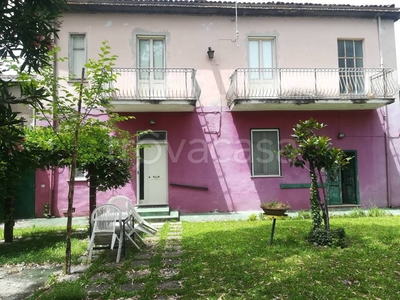 Villa Bifamiliare in vendita a Frosinone via Gaeta, 139