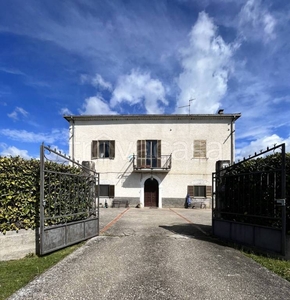 Villa Bifamiliare in vendita a Roccasecca via Casilina Nord