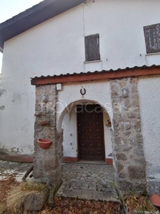 Villa Bifamiliare in vendita a Serrone via Monte Scalambra Alta
