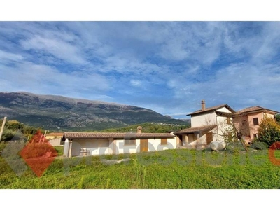 Villa Bifamiliare in vendita a Sora via campopiano
